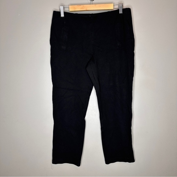 Chicos pull on black cropped trousers - Picture 1 of 5